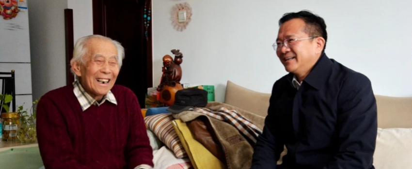 中國樂凱黨委領(lǐng)導(dǎo)看望慰問樂凱老領(lǐng)導(dǎo)、老專家、老干部、老黨員及生活困難職工